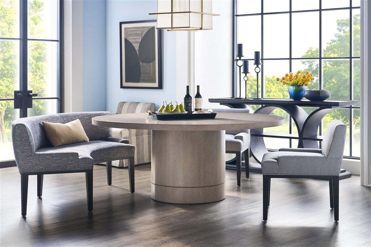 9334S
Strathmore Console