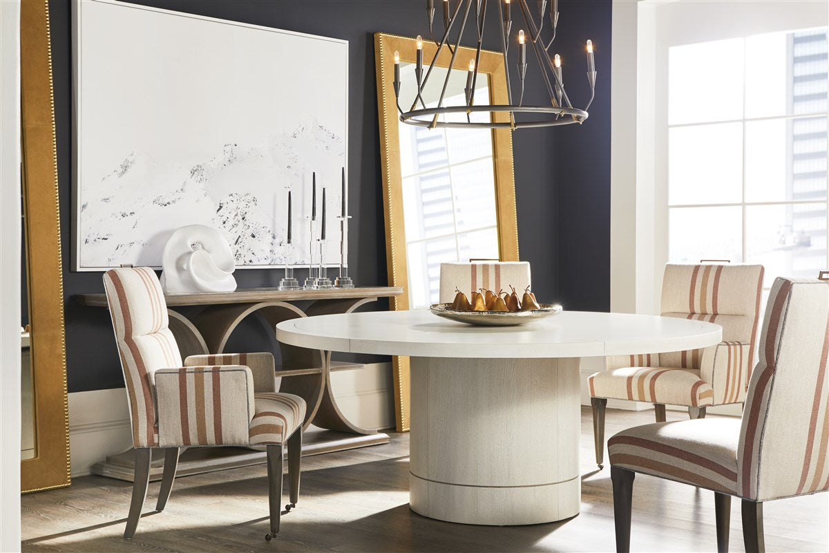 9334S
Strathmore Console